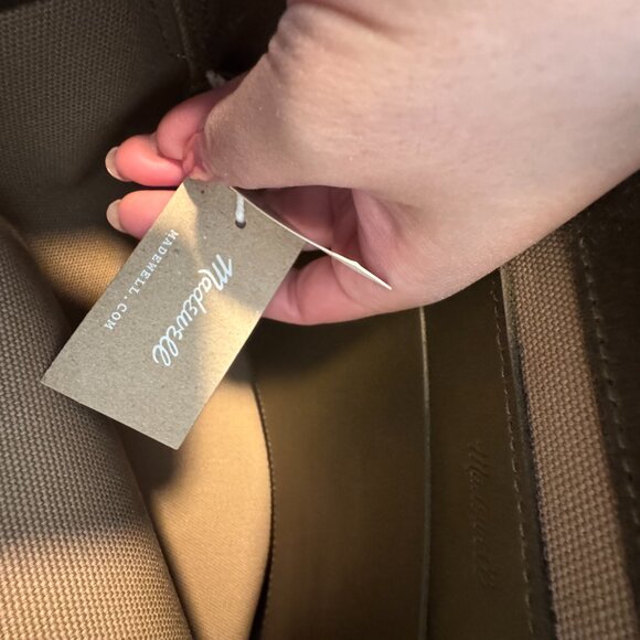 The Essential Medium Bucket Tote in Aged Olive - Picture 5 of 6